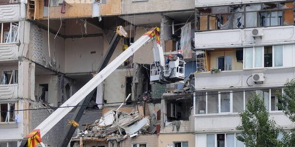 У Києві через вибух у будинку загинула ціла родина