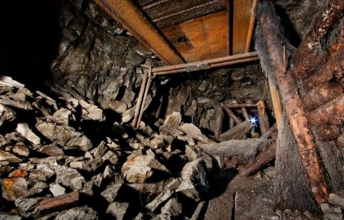На Луганщині через обвал шахти загинув гірник