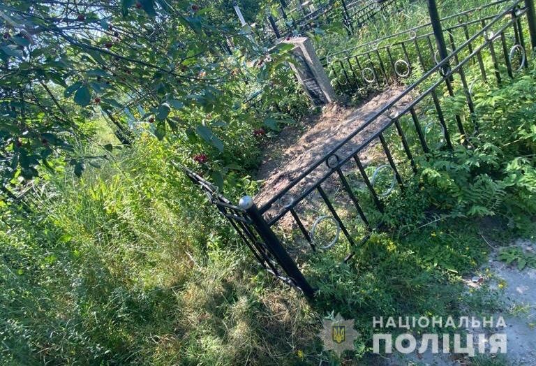 На Київщині вбили чоловіка, а тіло «підзахоронили»