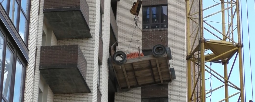 Упав із 13 поверху: подробиці загибелі електромонтажника в Луцьку