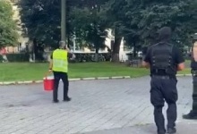 У Луцьку терорист дозволив передати заручникам воду