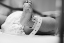 Хотіла покинути немовля на вулиці: у Тернополі жінка народила шосту дитину і відмовилася від неї