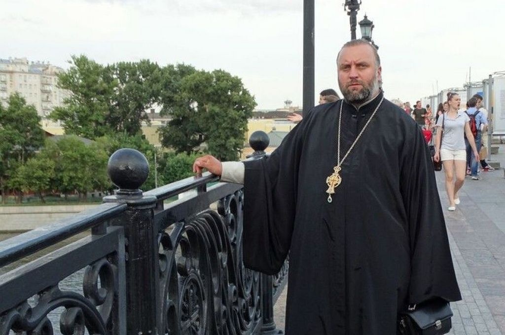 «Пропутінського» священника з Волині внесли в базу «Миротворця»