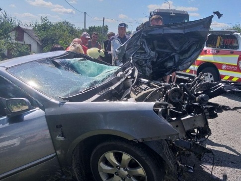 ДТП на Рівненщині: травмованого водія «вирізали» з авто