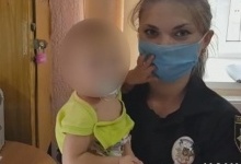 В Одесі розшукують горе-матір, яка залишила немовля і зникла