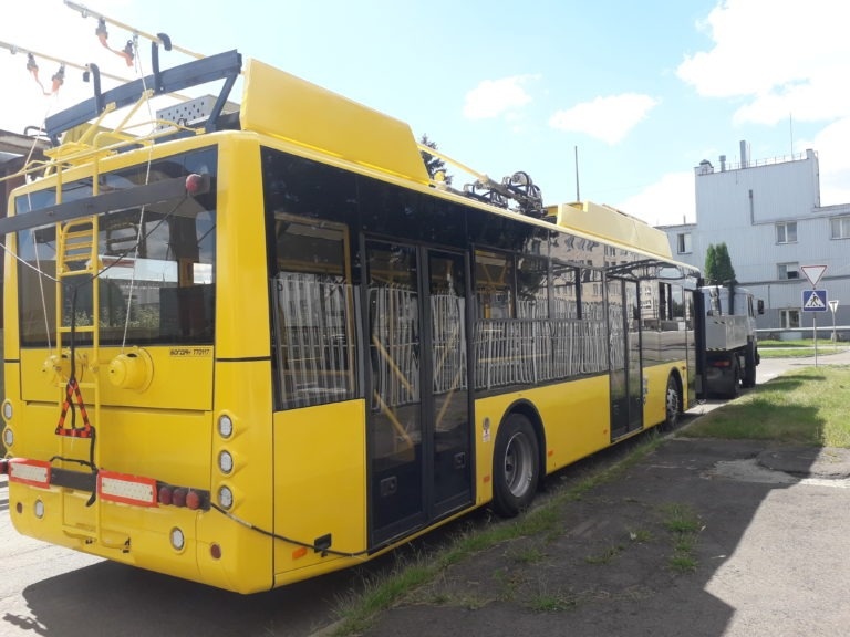 До Полтави відправили 10 новеньких луцьких тролейбусів