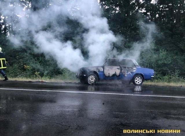 На трасі Луцьк-Ковель згоріло авто