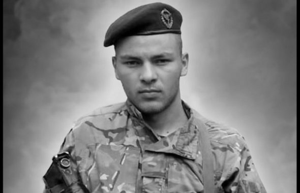 Зеленський присвоїв звання Героя України загиблому 21-річному військовослужбовцю, який прикрив собою побратима