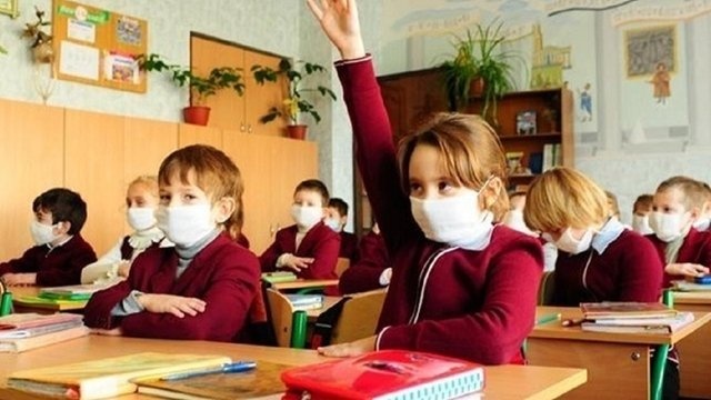 Українські школи зможуть самостійно перейти на змішане навчання