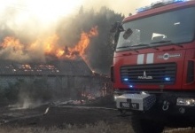 На Харківщині – масштабні пожежі: людей евакуйовують