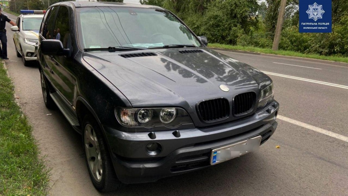 У Луцьку затримали водія «БМВ» з підробленими документами