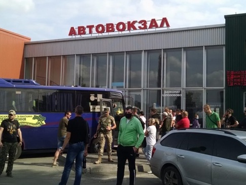 У Луцьку ветерани АТО заблокували виїзд автобуса з автостанції