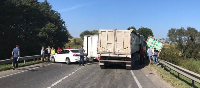 Автотроща на Львівщині: за кермом вантажівки був волинянин