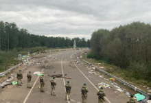 Хасиди перетворили кордон з Україною у сміттєзвалище
