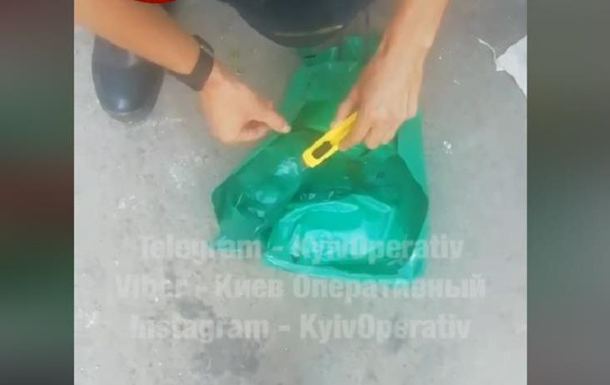 У Києві військовослужбовцям видали сухпайок з черв’яками