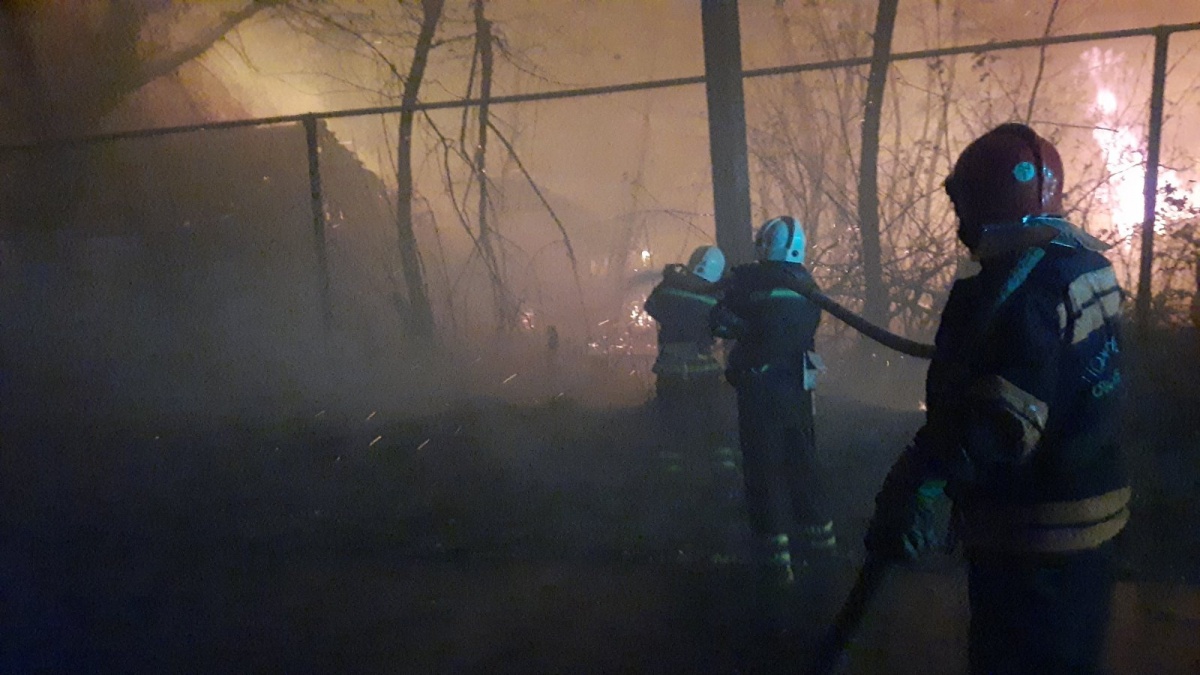У пожежі на Луганщині загинули 4 людини, ще 10 - у лікарні