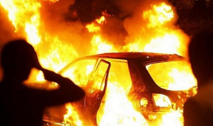 У Києві чоловік заживо згорів у власному авто