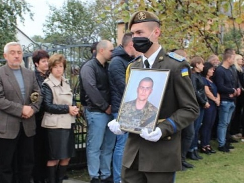 На Львівщині попрощалися із загиблим в авіакатастрофі курсантом
