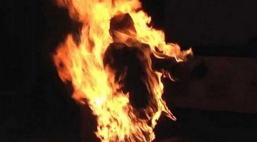 У центрі Києва чоловік спалив себе живцем
