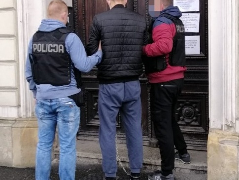 У Польщі затримали чоловіків, які порізали ножем заробітчанина-українця