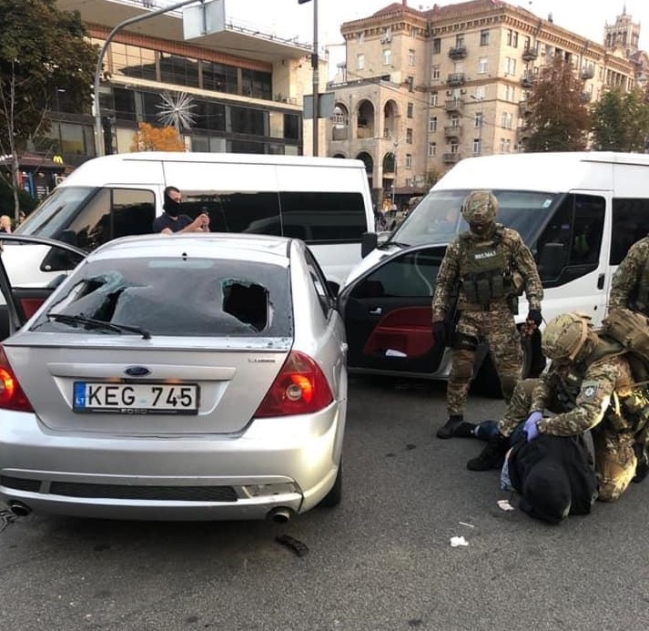 У Києві спецназ із пострілами затримав двох бандитів з Грузії