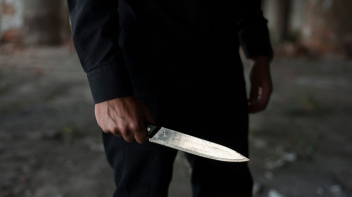 У Києві з ножем напали на ветерана АТО, він – у реанімації