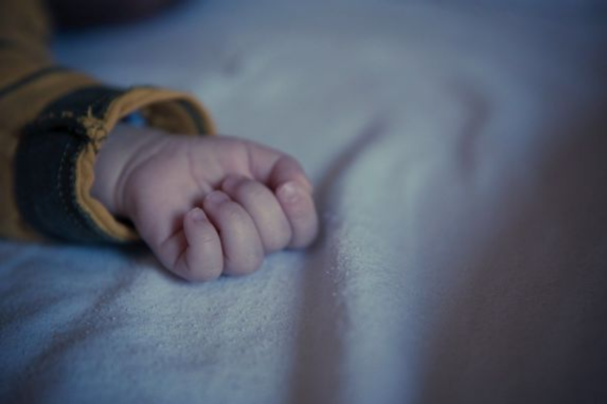 В Луцьку затримана з мертвим немовлям жінка стверджує, що народила його вже неживим