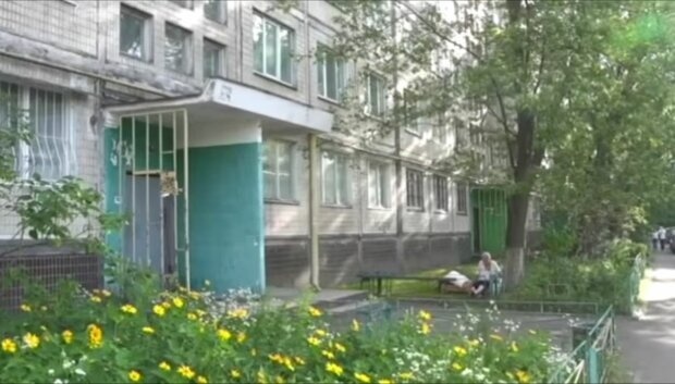 У Києві діти вигнали на вулицю 83-річну матір