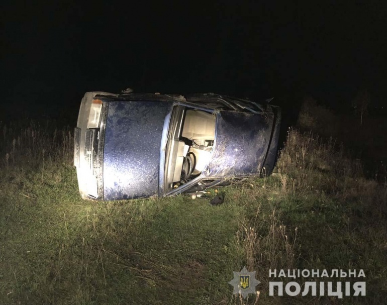 У лікарні помер водій автомобіля, який перекинувся на Рівненщині