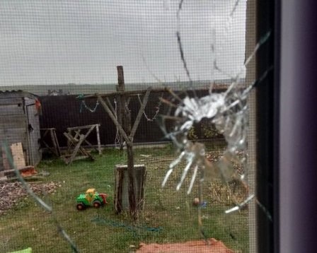 У селі біля Луцька в будинок влучила куля