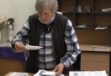 На Рівненщині 74-річна листоноша пішки розносить посилки