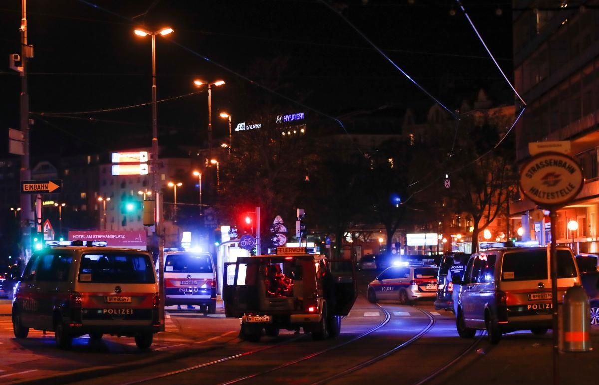 В центрі Відня терористи відкрили стрілянину: 4 людей загинули і 17 - поранені