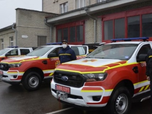 Волинські рятувальники отримали три нових спецавтомобілі