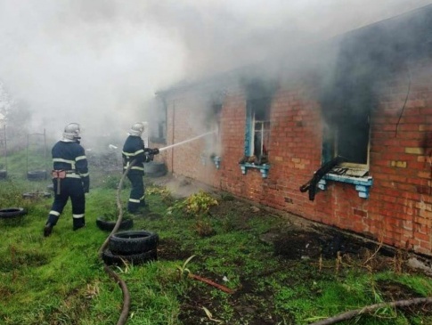 На Черкащині в будинку згоріли двоє пенсіонерів та 3-річна дитина