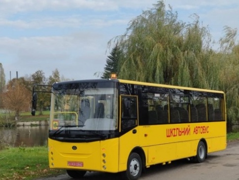 На Волині школярів возитимуть нові автобуси з покращеною світлотехнікою