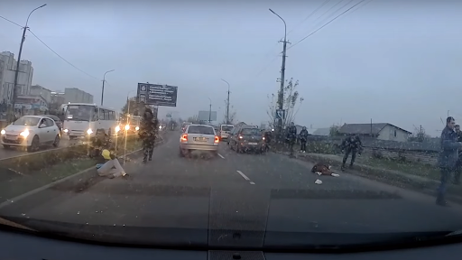 Опублікували відео аварії в Луцьку, в якій бус на переході збив двох школярок