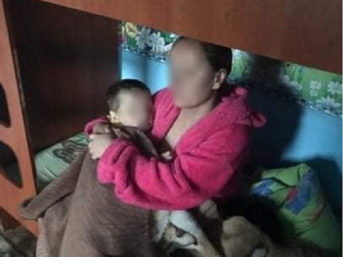 Добу просиділа з мертвим сином на руках: подробиці вбивства дитини на Вінниччині