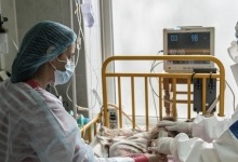 Українські лікарні прийматимуть лише важких хворих на коронавірус