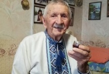 96-річний волинянин повідав секрети виноробства