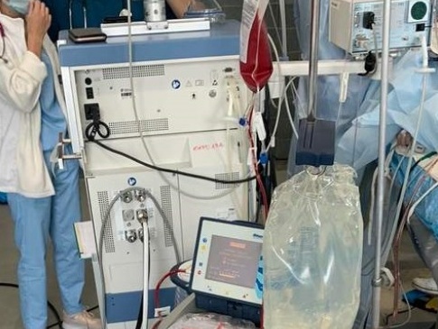 Львівські нейрохірурги прооперували 10-річну дівчину з пухлиною мозку, батьки якої заборонили переливати їй кров