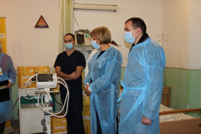 У волинську лікарню передали апарат штучної вентиляції легень