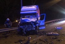На Рівненщині постраждалих в автотрощі вирізали з авто
