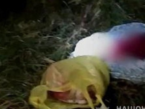 На Херсонщині 17-річна дівчина народила дитину та викинула на смітник