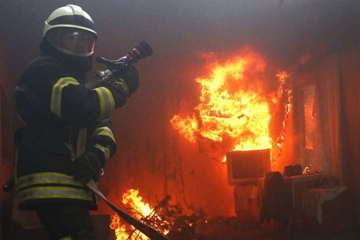 На Волині у двох житлових будинках сталася пожежа
