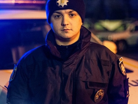 У Луцьку патрульний у свій вихідний затримав п'яного водія, який намагався втекти з місця ДТП