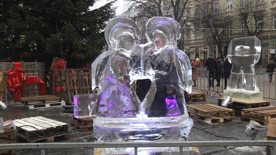 У Львові влаштували фестиваль льодових скульптур