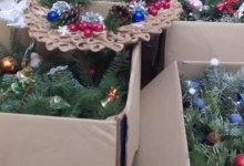 У Луцьку діти подарували різдвяні іграшки мешканцям геріатричного пансіонату