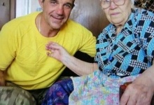 90-річна жінка переховувала та лікувала поранених в Іловайську захисників України