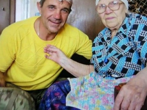 90-річна жінка переховувала та лікувала поранених в Іловайську захисників України