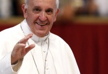 Папа Римський дозволив жінкам давати причастя і читати літургію